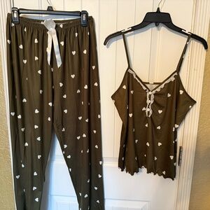 SHEIN Olive Heart Print Pajama Set
